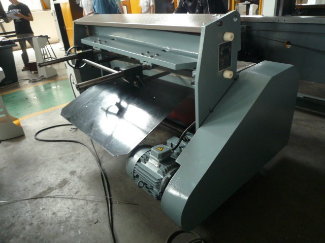 Precision Shearing Machine