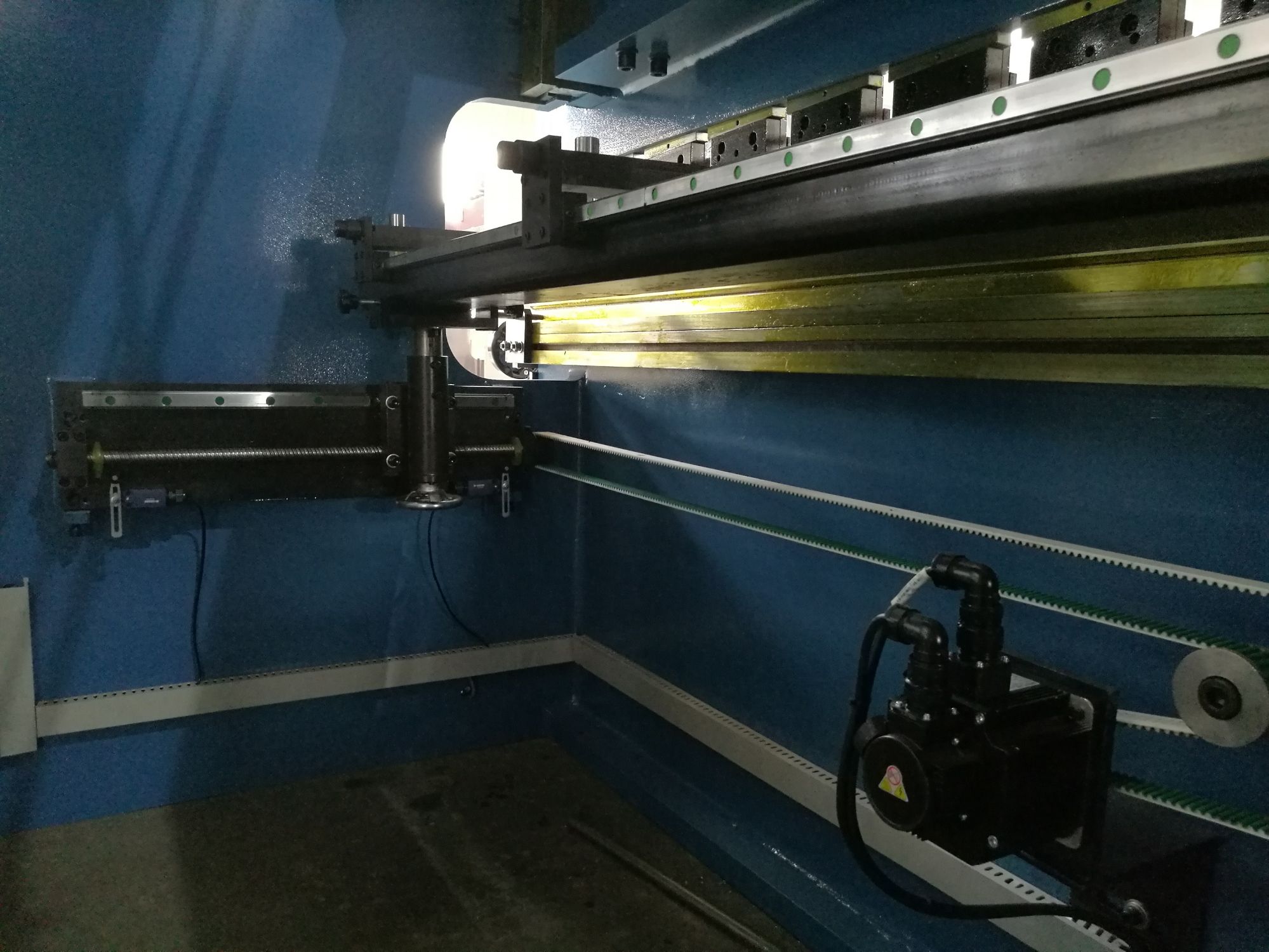 CNC High-equipped Precise Automatic Hydraulic Press Brake Machine