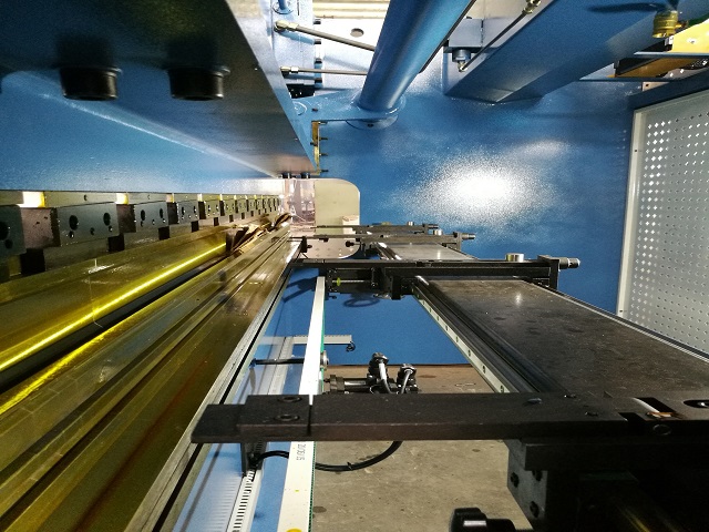 CNC High-equipped Precise Automatic Hydraulic Press Brake Machine