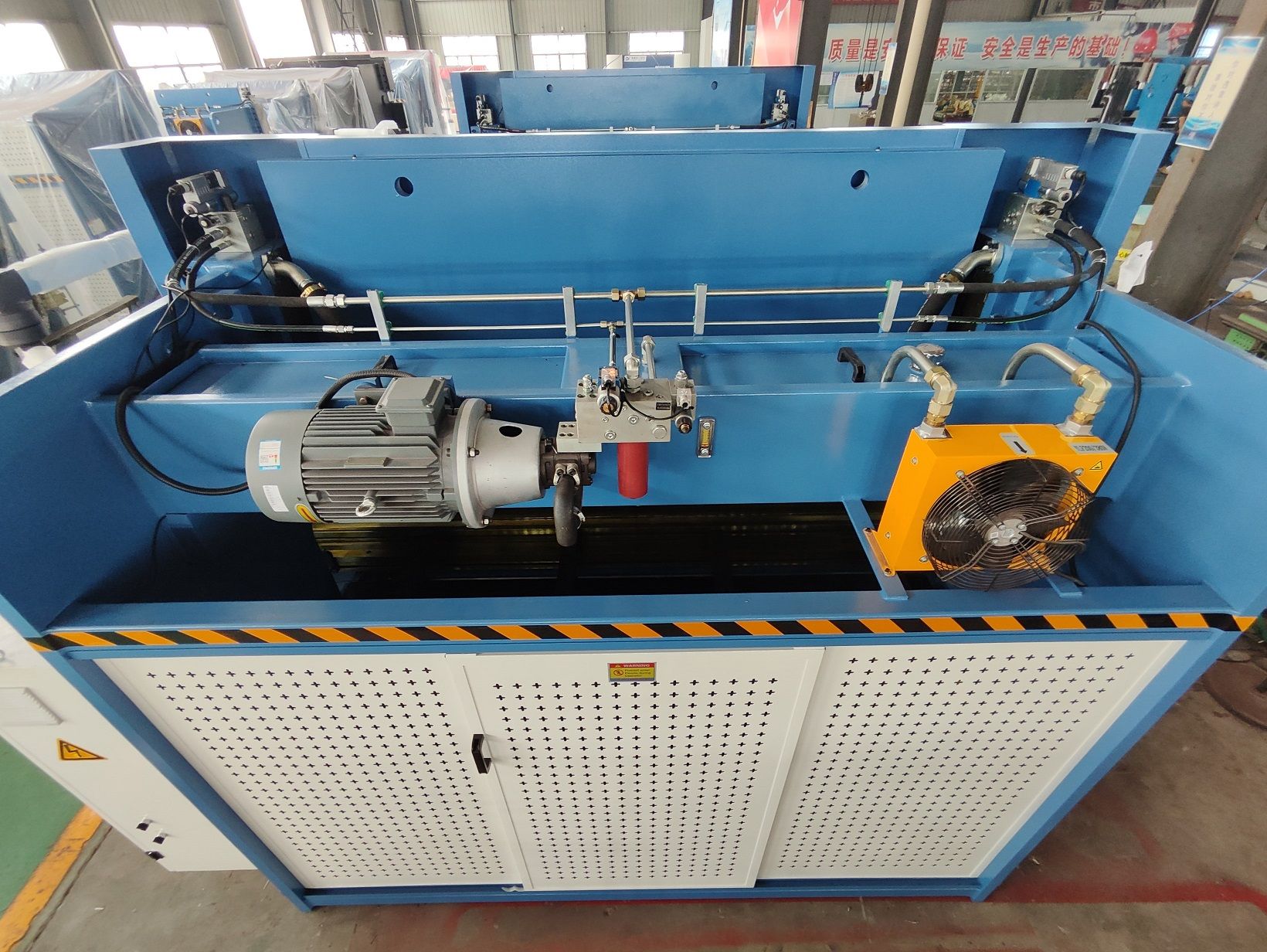 Hydraulický ohraňovací lis CNC Delem DA-58T WC67K-125X4000